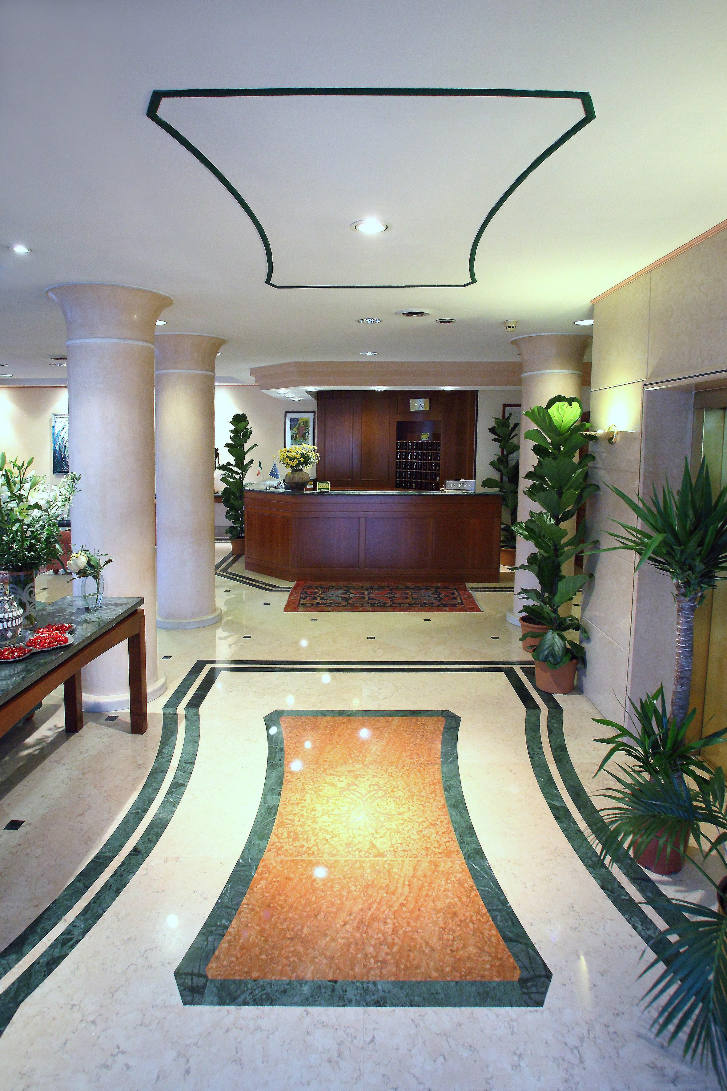 Hotel Cyrano Saronno Exterior foto