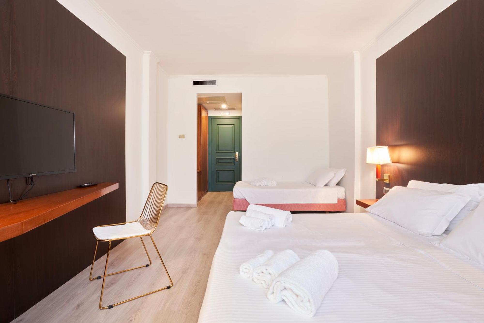 Hotel Cyrano Saronno Exterior foto