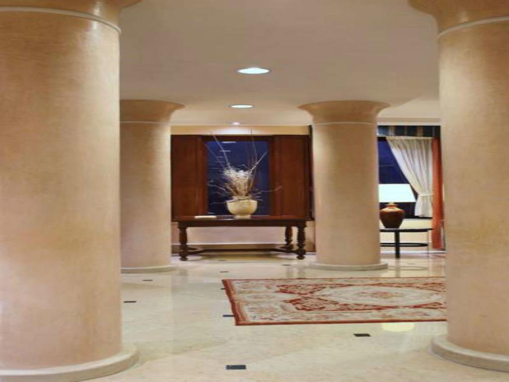 Hotel Cyrano Saronno Exterior foto
