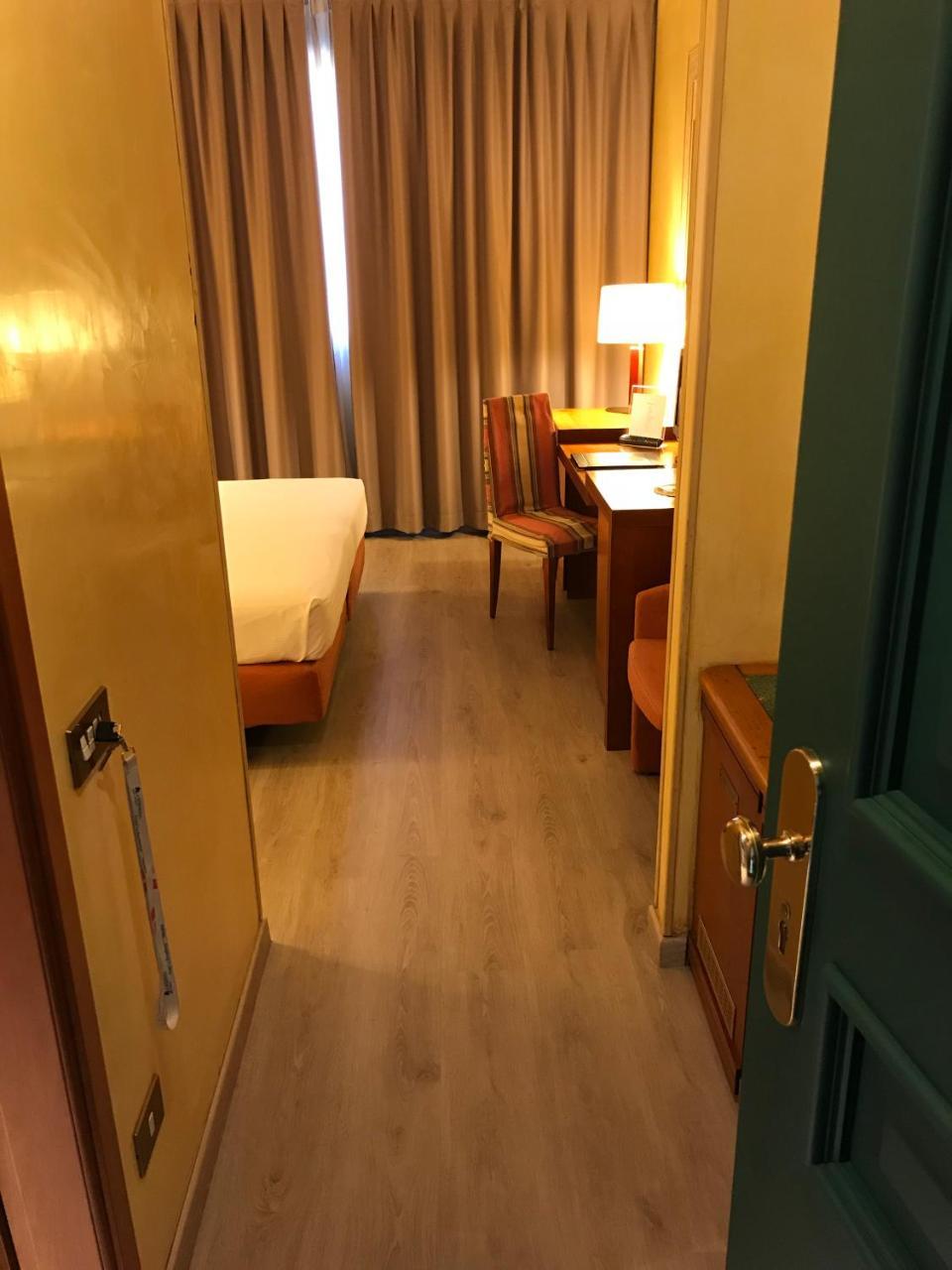 Hotel Cyrano Saronno Exterior foto